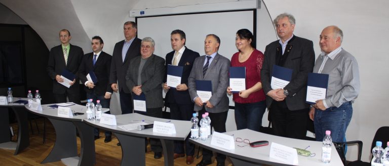 Zece organizaţii patronale şi asociaţii profesionale, semnatare ale unui parteneriat iniţiat de Federatia Patronilor Bihor, membru fondator UNPR